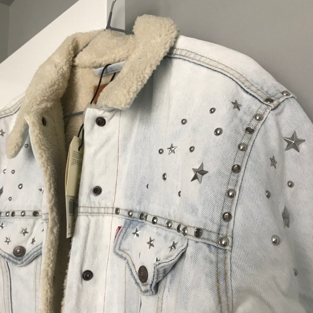 LEVI's Sherpa Trucker (brand-new with tags) - Picture 2 of 7